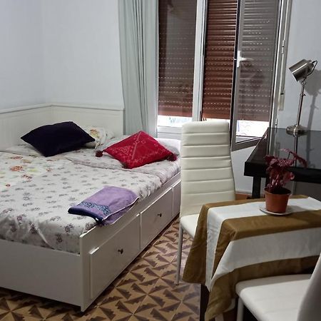 Las Golondrinas Habitacion En Piso Centrico Para Una O Dos Personas Zaragoza Exteriér fotografie
