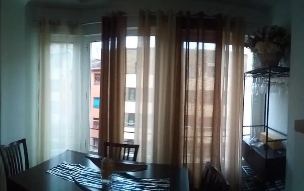 Las Golondrinas Habitacion En Piso Centrico Para Una O Dos Personas Zaragoza Exteriér fotografie